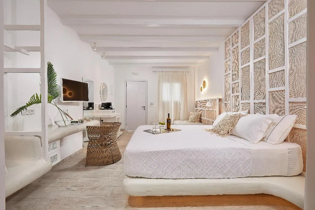 SUITE COMFORT Room, Petri Suites, Santorini