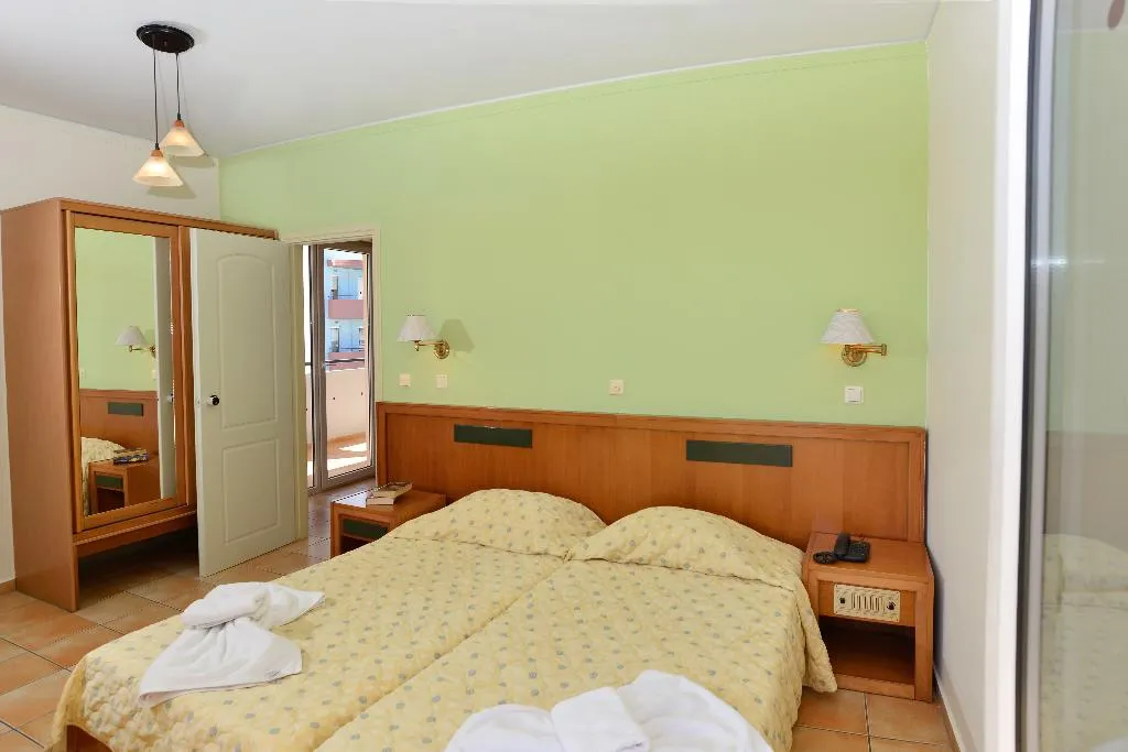 FAMILY ROOM STANDARD Room, Lefkoniko Bay, Crete