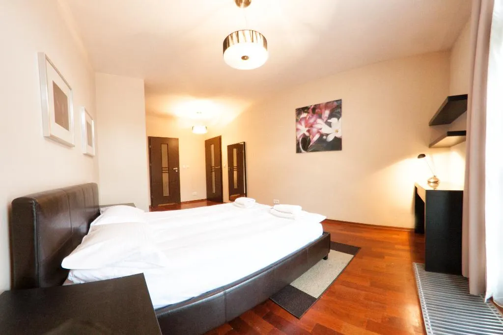 APARTMENT DELUXE TWO BEDROOM Room, Yourplace Biskupia Apartments, Krakow