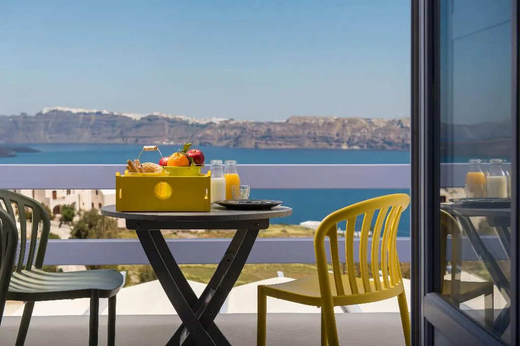 JUNIOR SUITE STANDARD Room, Earino Suites and Villas, Santorini