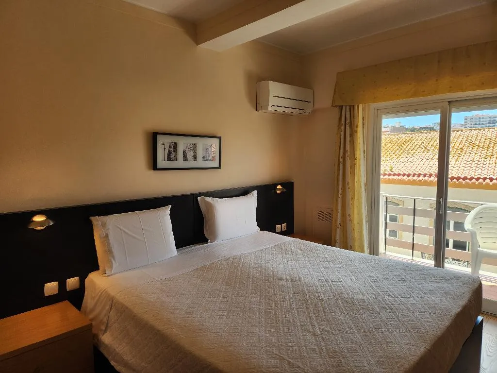 Room, Riomar, Algarve
