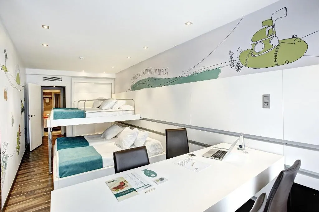 FAMILY ROOM SEA VIEW Room, Costa Azul, Majorca