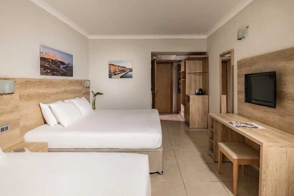 FAMILY ROOM STANDARD Room, QAWRA Palace Resort & SPA, Malta