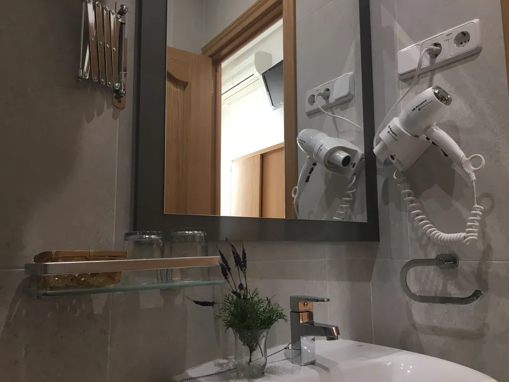 Room, Hostal Residencia Lido, Madrid