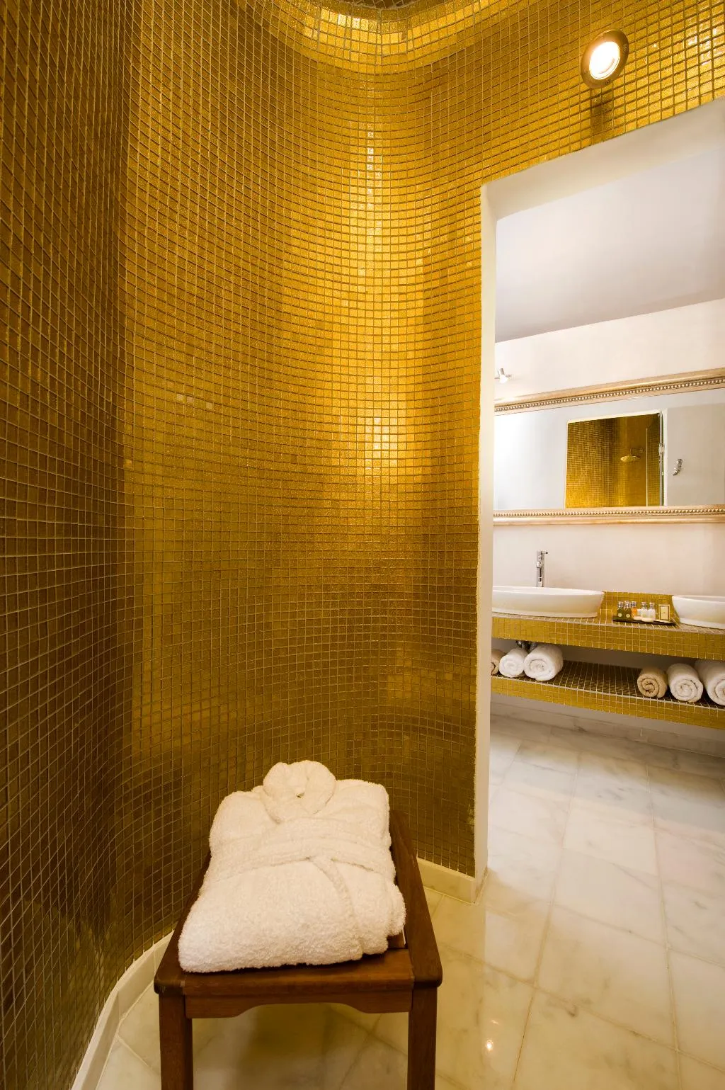 SUITE GRAND Room, Gold Suites, Santorini
