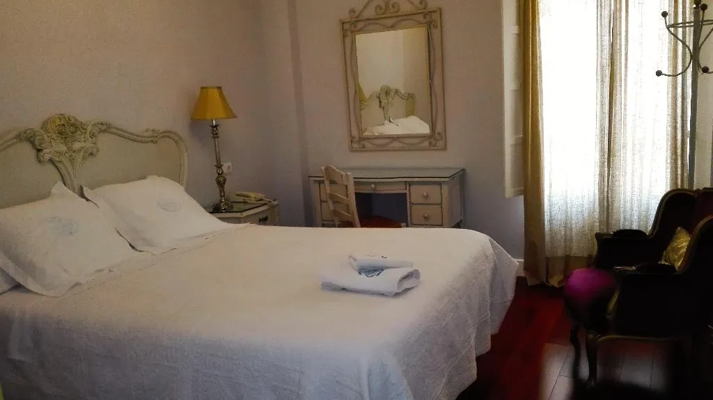 DOUBLE STANDARD Room, Le Petit Paris, Seville