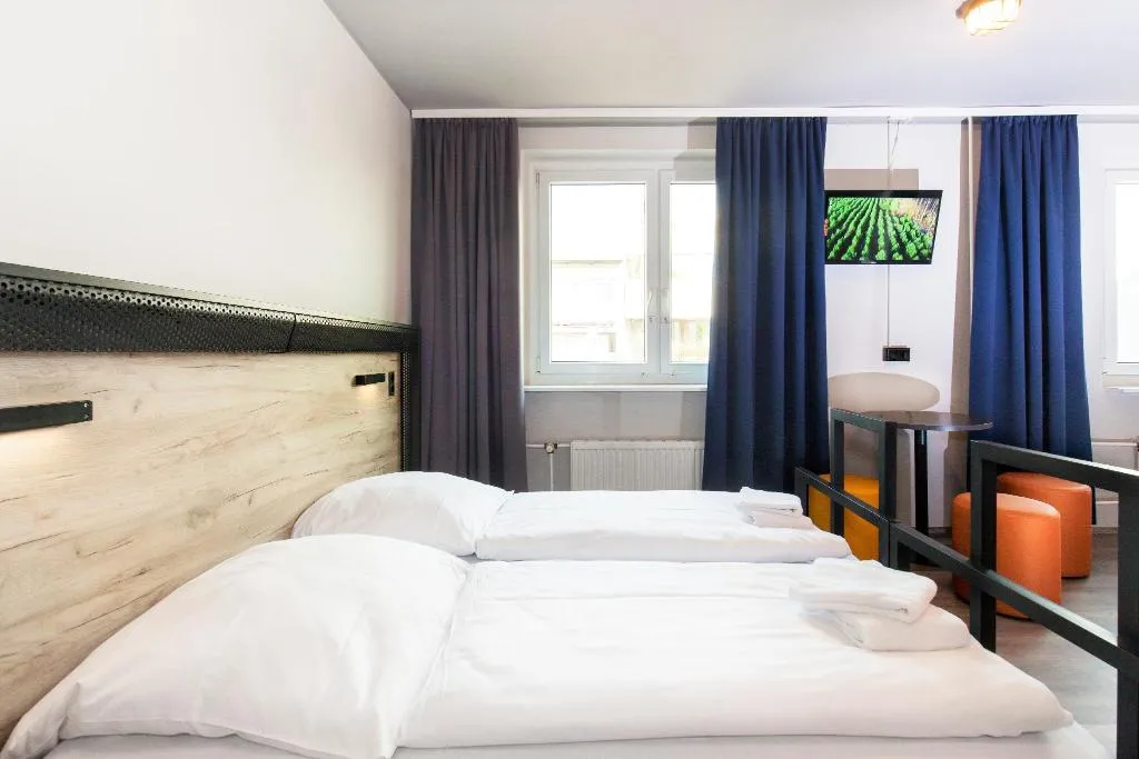Room, a&o Berlin Hauptbahnhof, Berlin