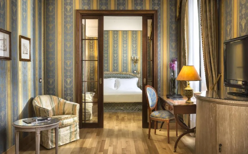 Room, Sina De la Ville, Milan