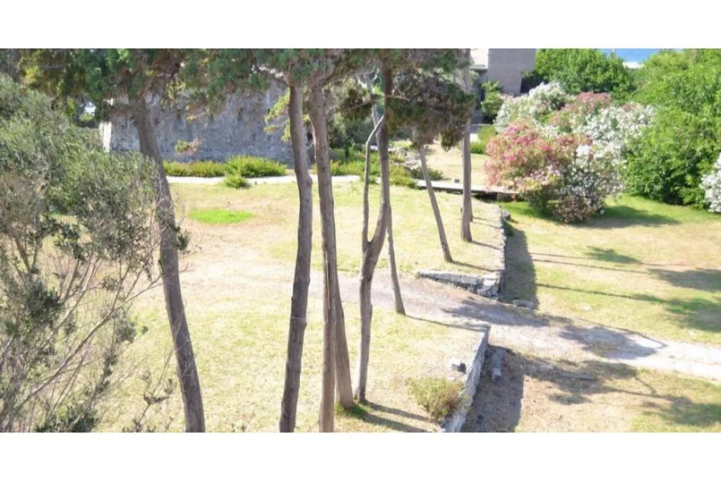 Sports and Entertainment, Porto Azzurro, Taormina