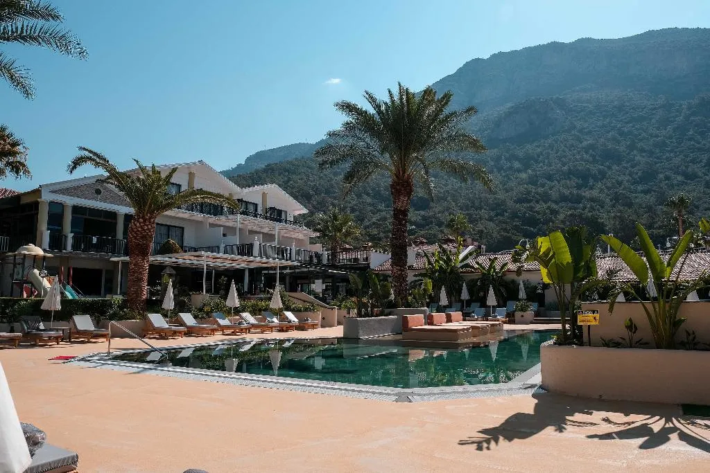 Pool, Karbelsun, Dalaman