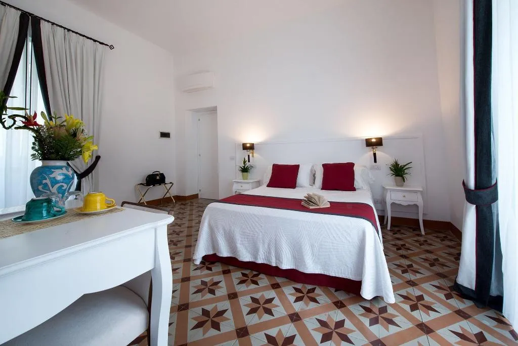 Room, Amalfi Luxury House, Naples