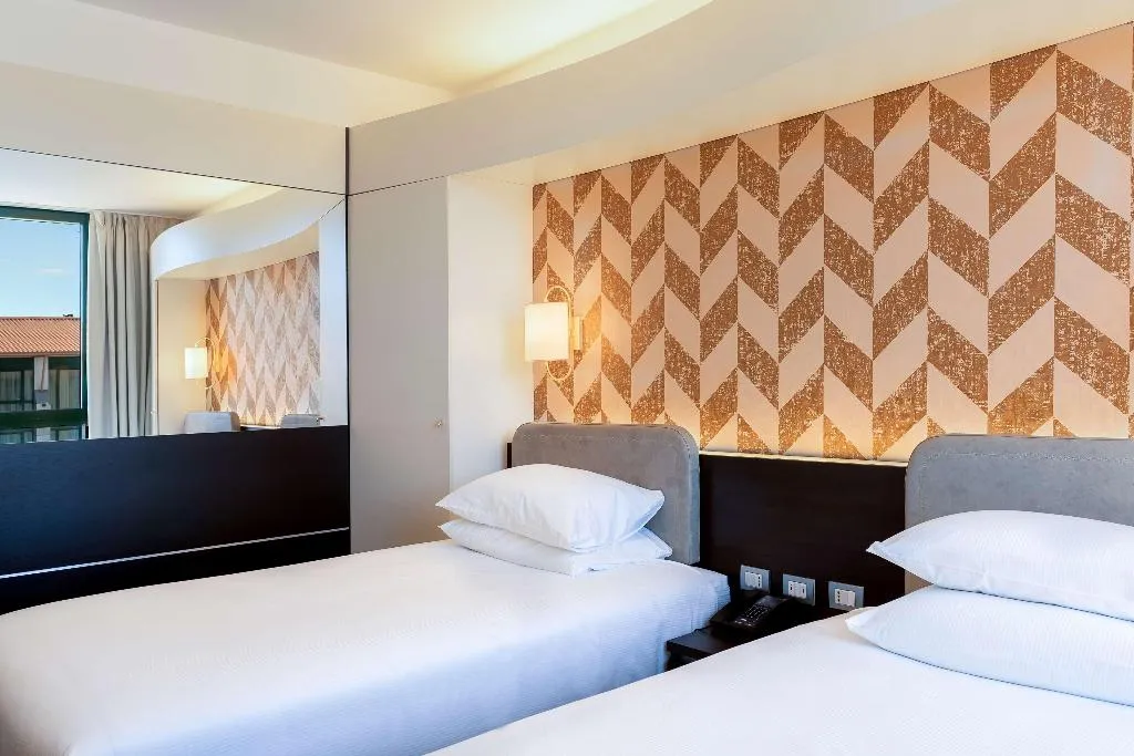 TWIN SUPERIOR Room, Doubletree by Hilton Milan Malpensa Solbiate Olona, Milan