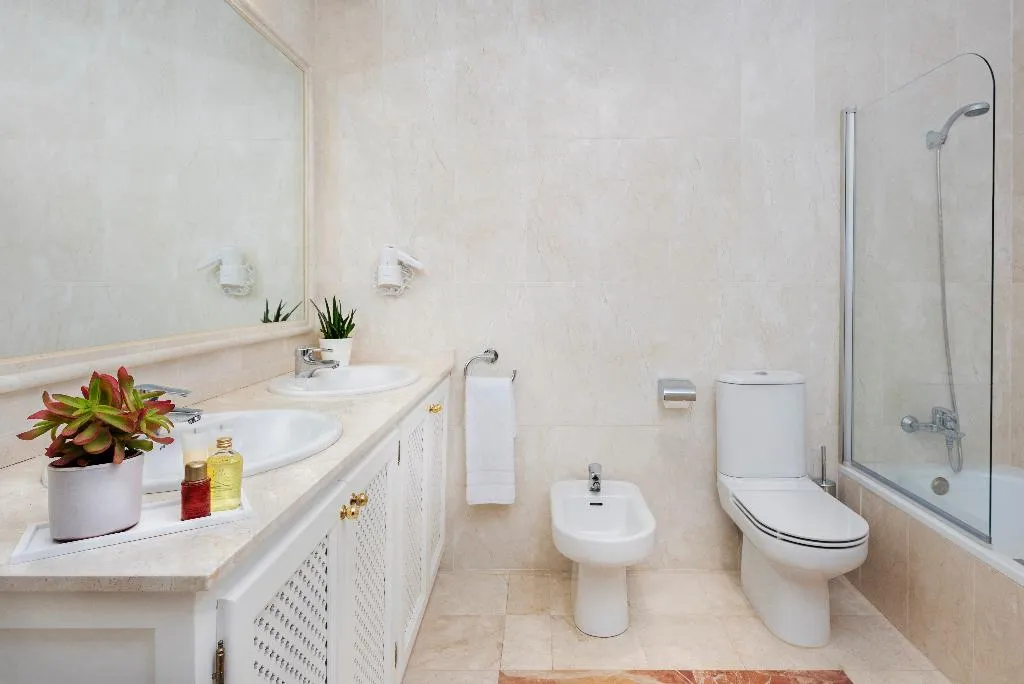 VILLA THREE BEDROOMS Room, Colina del Paraiso, Costa Del Sol