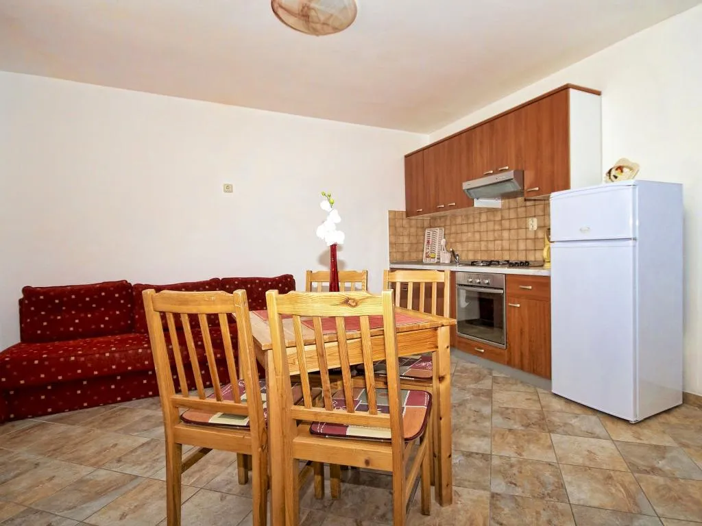 APARTMENT CAPACITY 2 Room, Apartments Snjezana, Istria