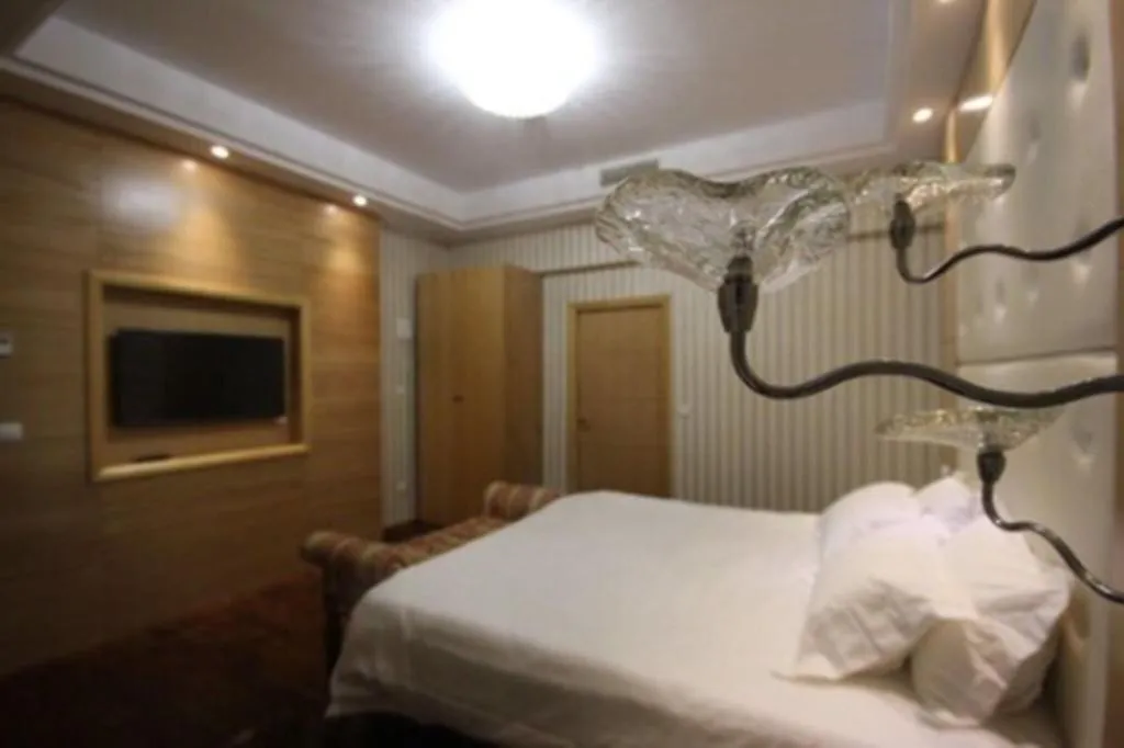 Room, Hotel Menoir Dorsett, Madrid