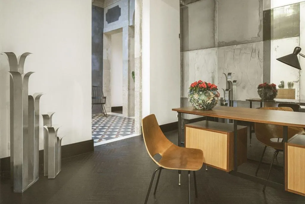 Lobby, Asmundo Di Gisira, Catania