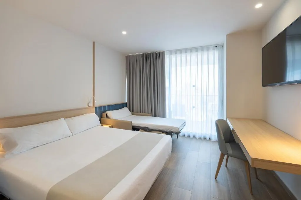 TRIPLE STANDARD Room, Port Alicante - Playa de San Juan, Costa Blanca