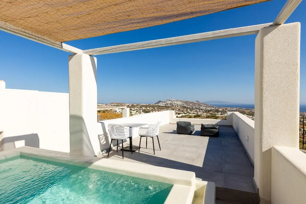 SUITE DELUXE WITH PRIVATE POOL Room, Serapias Suites, Santorini