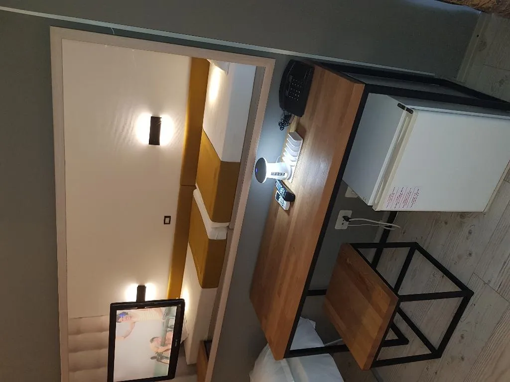 Room, Tintyava, Varna