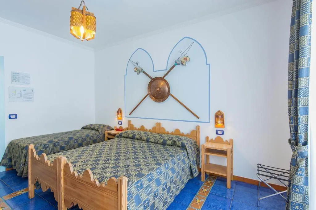 Room, Albergo Riviera, Naples