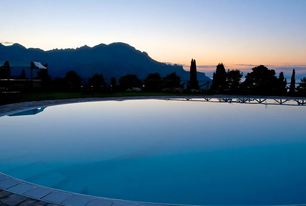 Pool, Villa Cimbrone, Naples