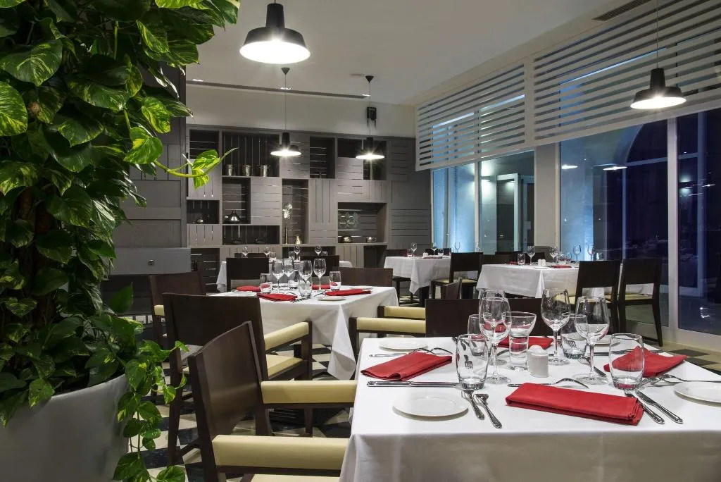 Restaurant, Radisson Blu Resort & Thalasso Hammamet, Tunisia