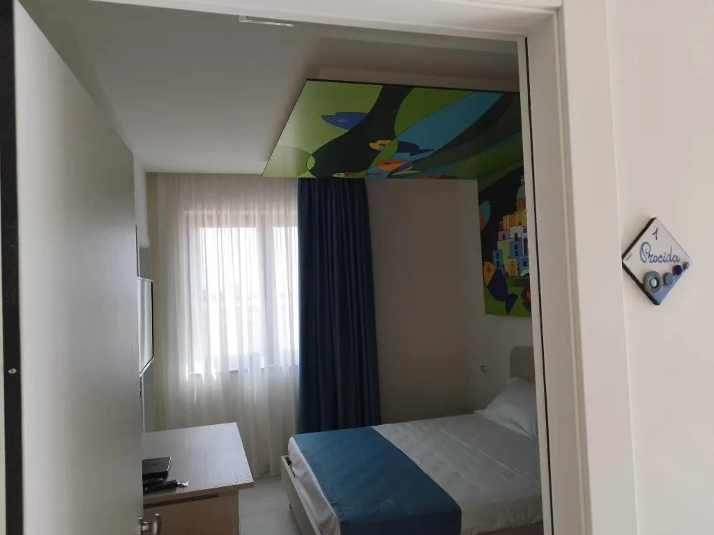 Room, Happyrooms, Naples