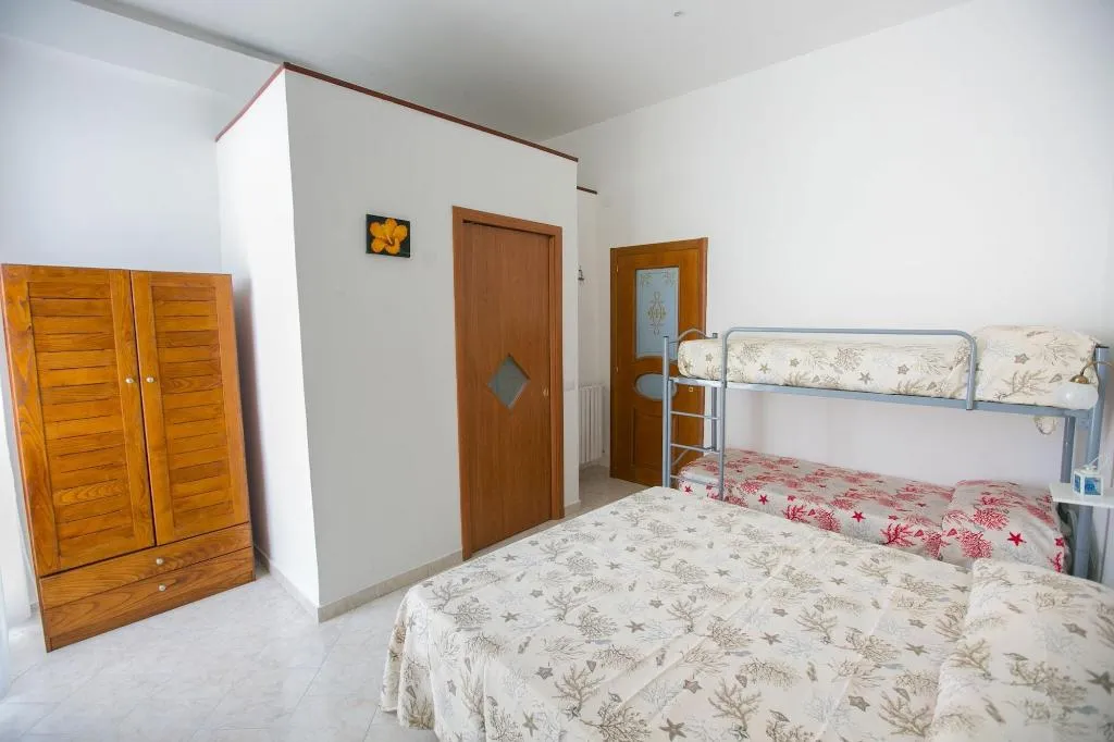 Room, B&B Napoli Centrale di Fabio e Veronica, Naples