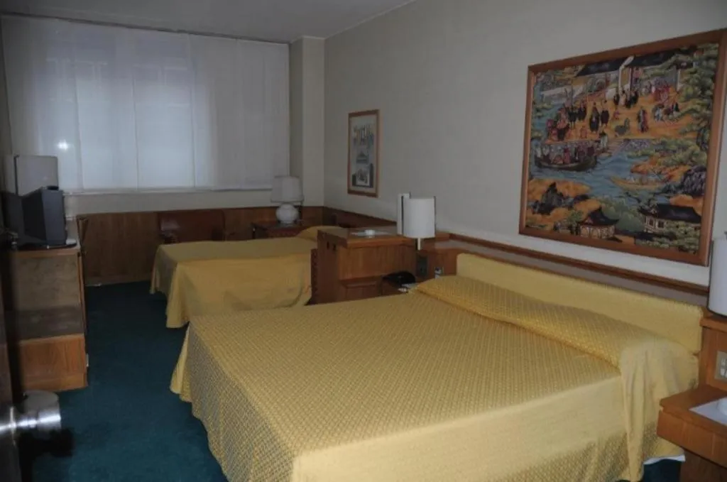 TRIPLE STANDARD Room, Galileo Milano, Milan