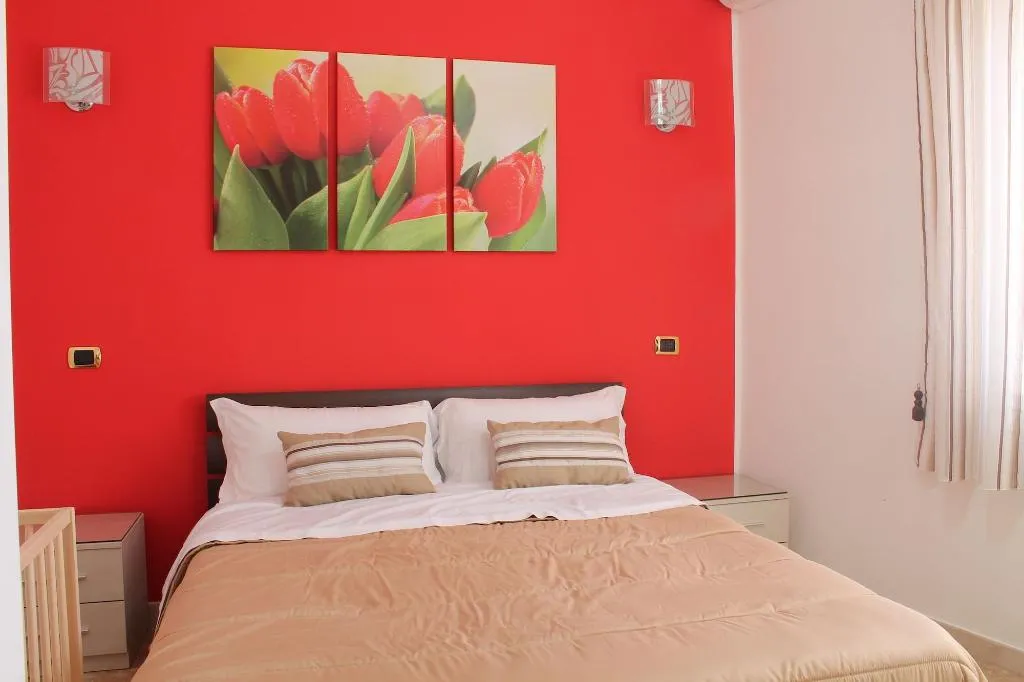 Room, Vesuvio Smiling, Naples