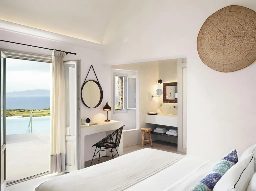 SUITE WITH JACUZZI Room, Santo Pure Oia Suites and Villas, Santorini