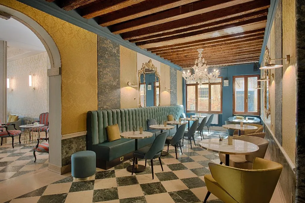 Bar, NH Venezia Santa Lucia, Venice