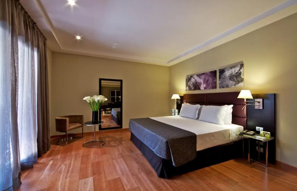 SUITE STANDARD Room, Eurostars Roma Aeterna, Naples