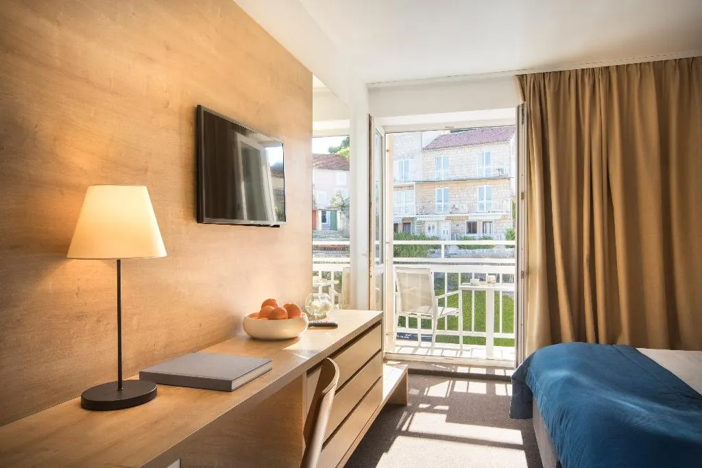 TWIN PARK VIEW WITH BALCONY Room, Remisens hotel Epidaurus, Dubrovnik