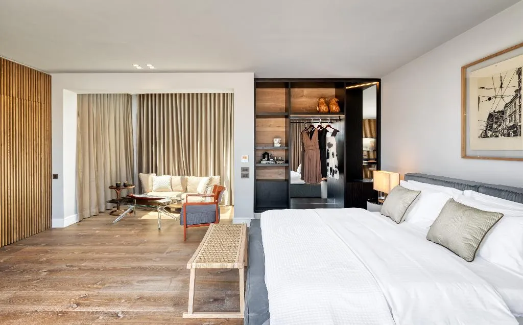 SUITE STANDARD Room, Athenian Foss, Athens