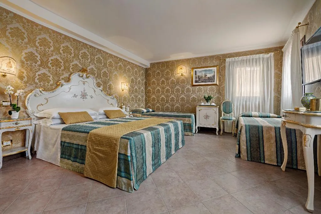 QUADRUPLE STANDARD Room, Antica Locanda Al Gambero, Venice