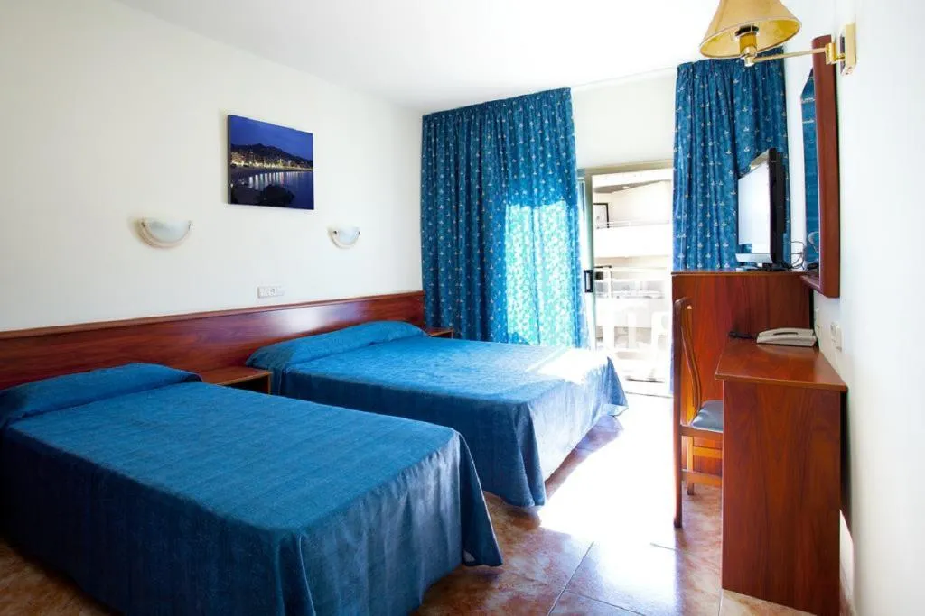 QUADRUPLE STANDARD Room, Hotel Acacias Suites & Spa, Costa Brava