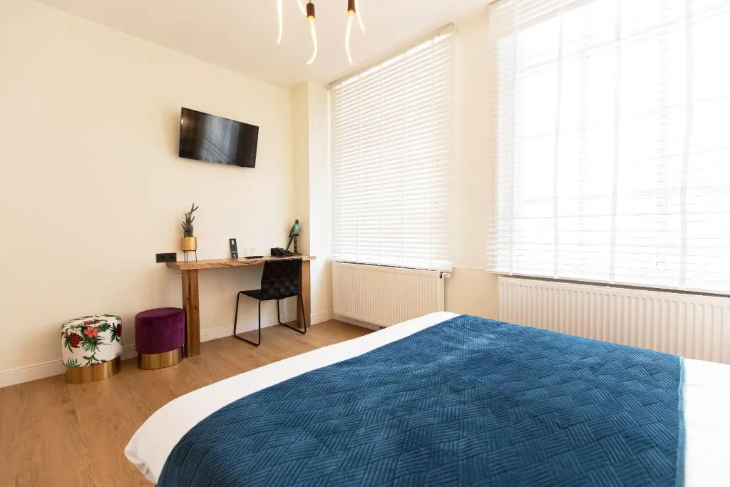 DOUBLE LUXURY Room, Quentin Golden Bear Hotel, Amsterdam