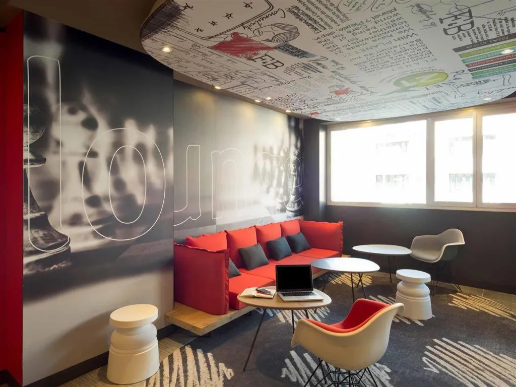 Lobby, Ibis Milano Centro, Milan