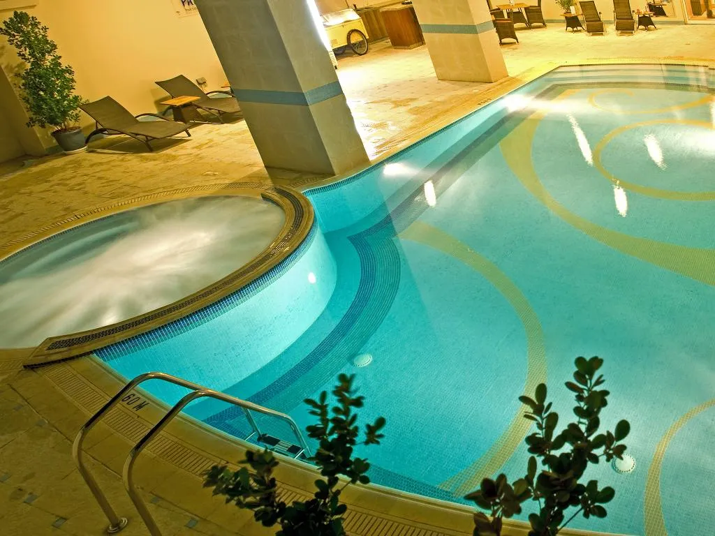 Pool, Flora Creek Deluxe Hotel Apartments, Dubai