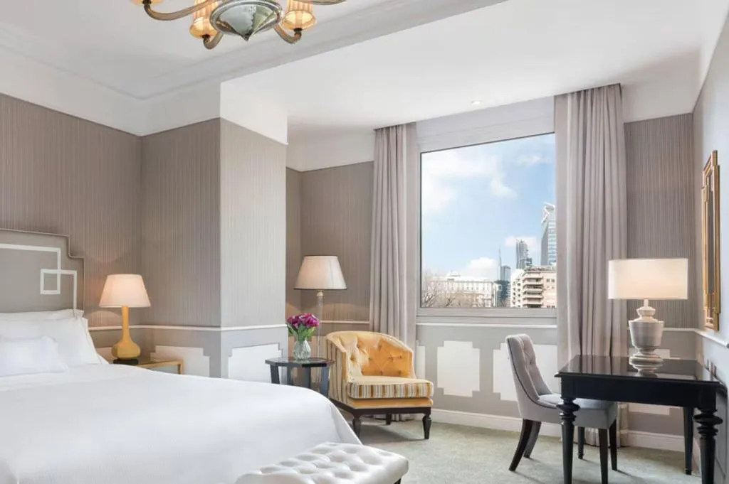 DOUBLE DELUXE KING BED Room, The Westin Palace Milan, Milan