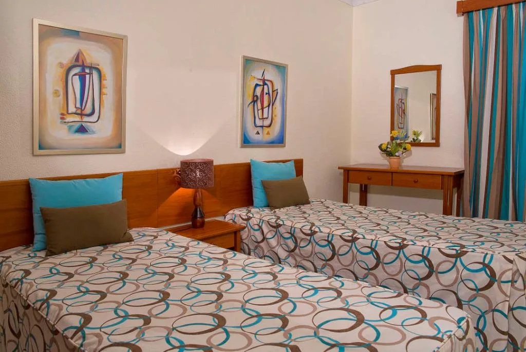 APARTMENT TWO BEDROOMS Room, RR Club Amarilis, Algarve