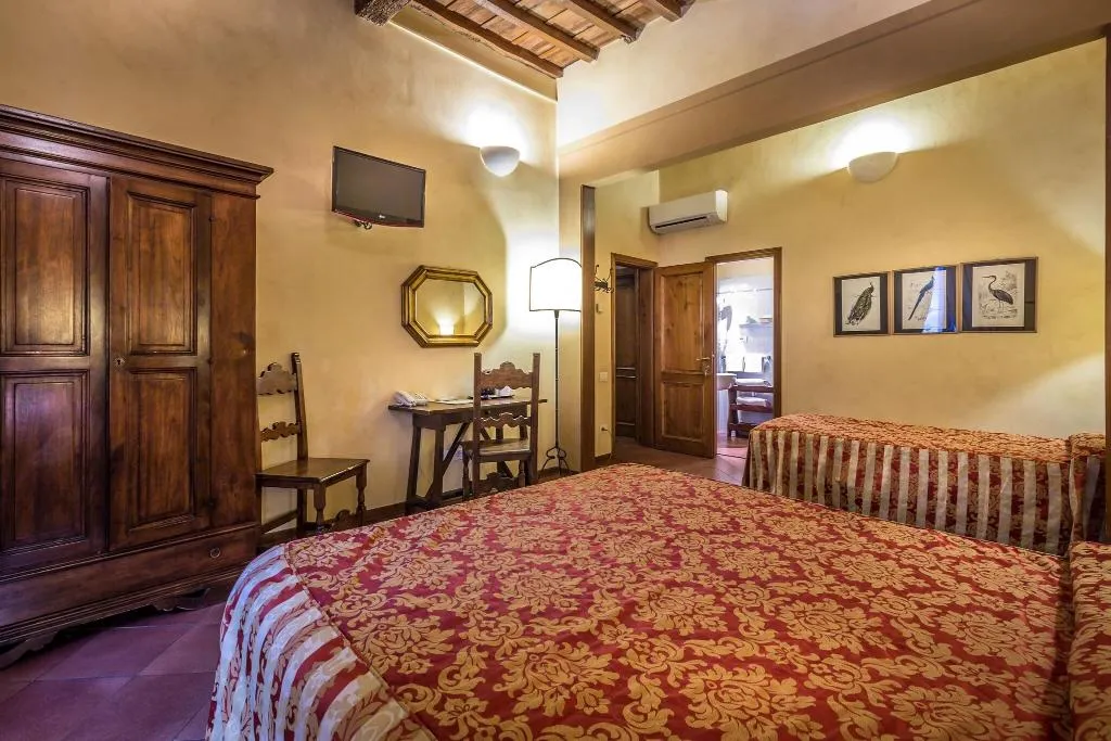 TRIPLE STANDARD Room, Mario's, Florence