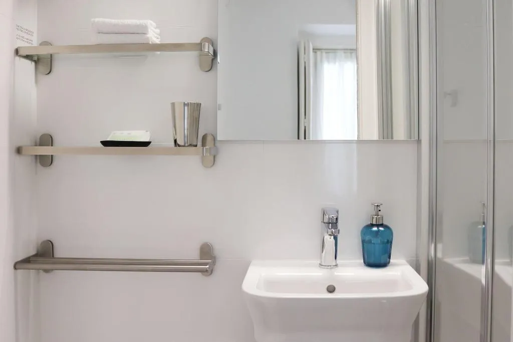 Room, Hostal La Zona, Madrid