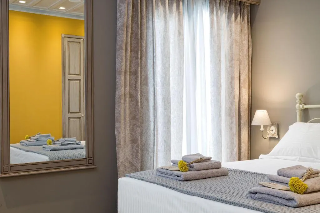 STUDIO QUEEN SIZE BED Room, Estia Boutique Apartments, Athens