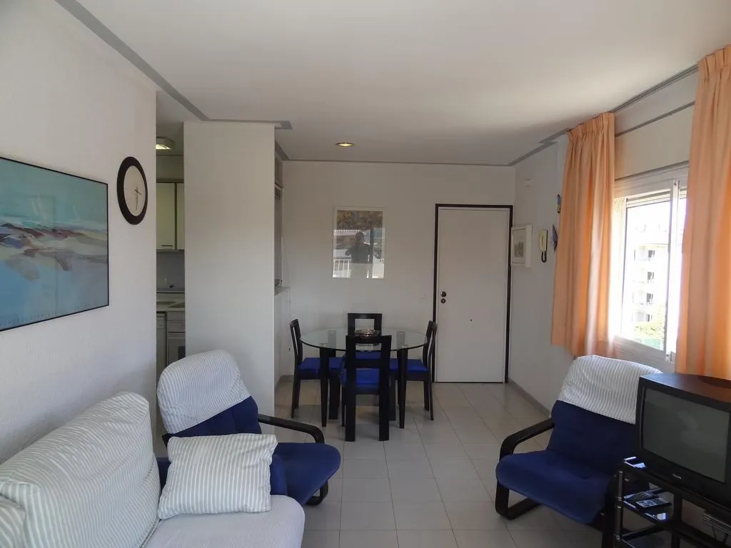 APARTMENT CAPACITY 6 TWO BEDROOMS Room, Blaumar 2D, Costa Brava