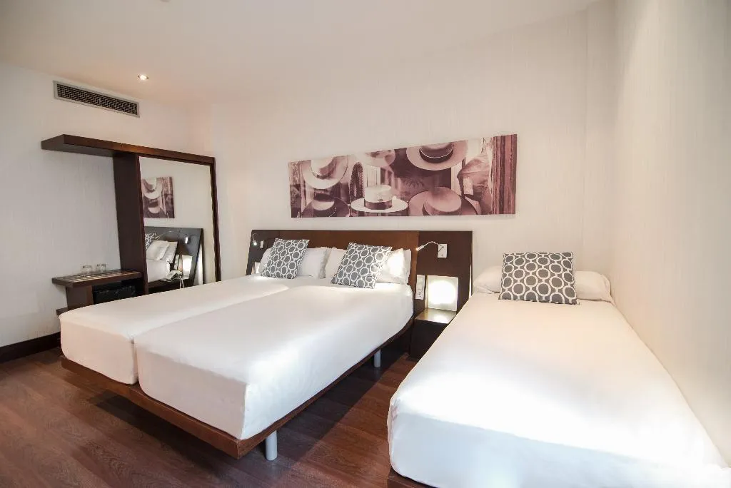 TRIPLE STANDARD Room, Petit Palace Marques Santa Ana, Seville