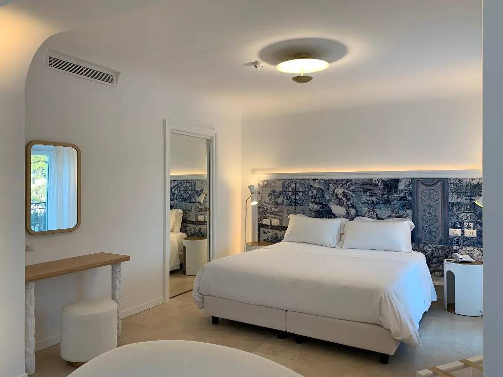 Double or Twin DELUXE GARDEN VIEW Room, La Residenza, Naples