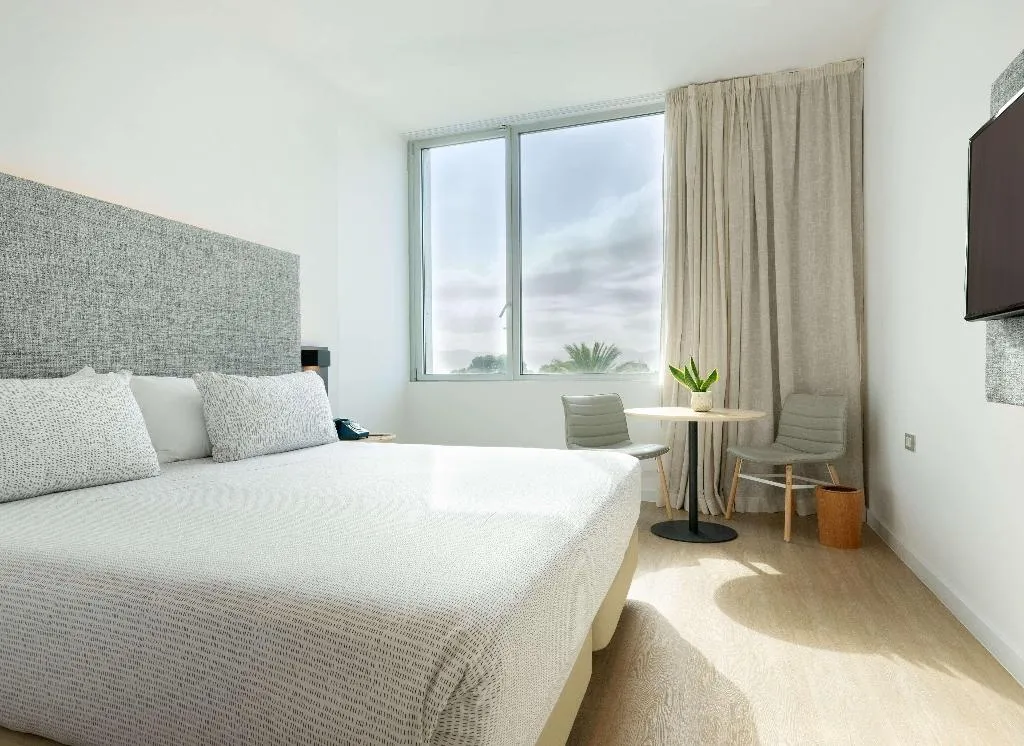 STUDIO KING SIZE BED Room, Innside Barcelona Aeropuerto, Barcelona