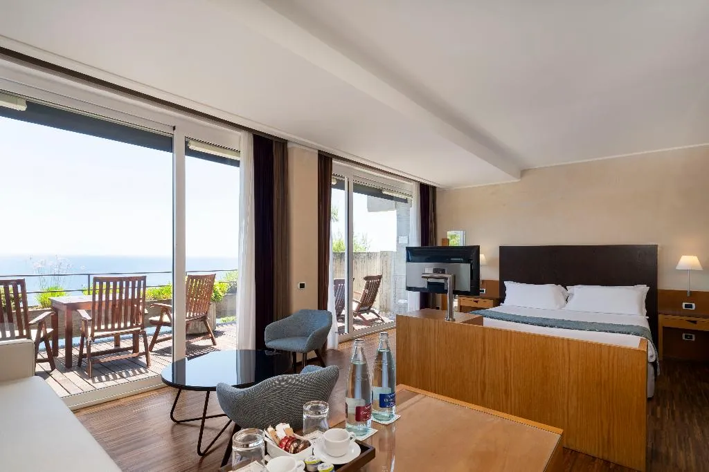 JUNIOR SUITE WITH TERRACE Room, Eurostars Monte Tauro, Taormina